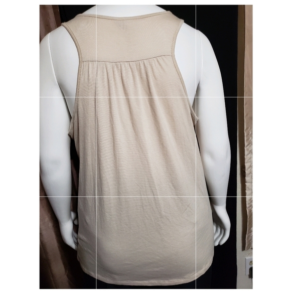 Eyeshadow Tank Top with Gold Sequin 2X - Picture 3 of 5